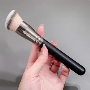 Seamless Synthetic Contour Brush for Flawless Foundation and Concealer Makeup Application