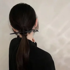 Traditional Chinese Autumn Hair Accessories – Wooden Flower Hair Sticks for Women with Refined Taste