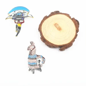 Fortnites Enamel Cute Alpaca Parachute Keychain Metal Badge Pendant Fans Gift Cosplay Props For Men Women Backpack Jewelry